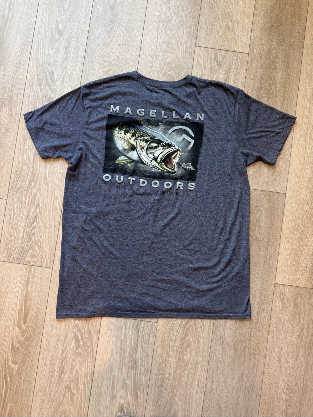 Magellan Outdoors Men's XL Heathered Blue/Gray Bass Fishing Graphic T-Shirt